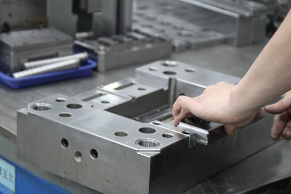 PSU/PPA Precision Mold Mold — molded part